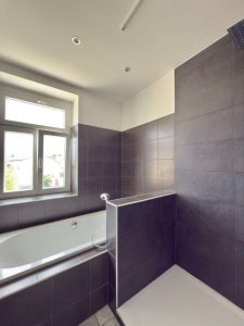 Badezimmer (OG-2)