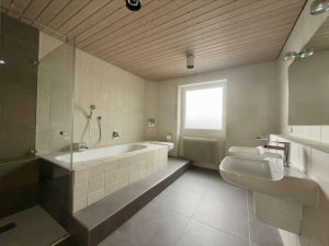 Badezimmer (2)