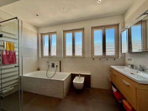 Badezimmer (OG)